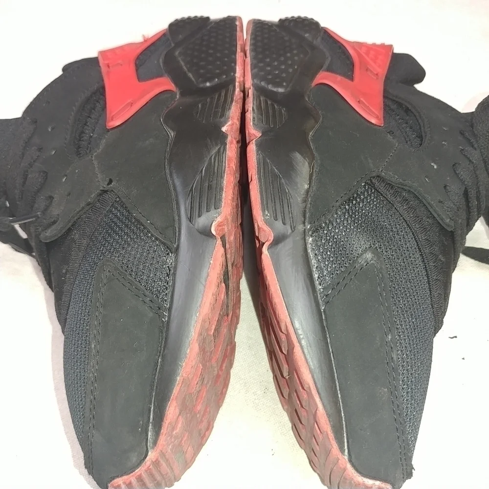 Nike Air Huarache Men’s Athletic Sneaker Shoe Blac